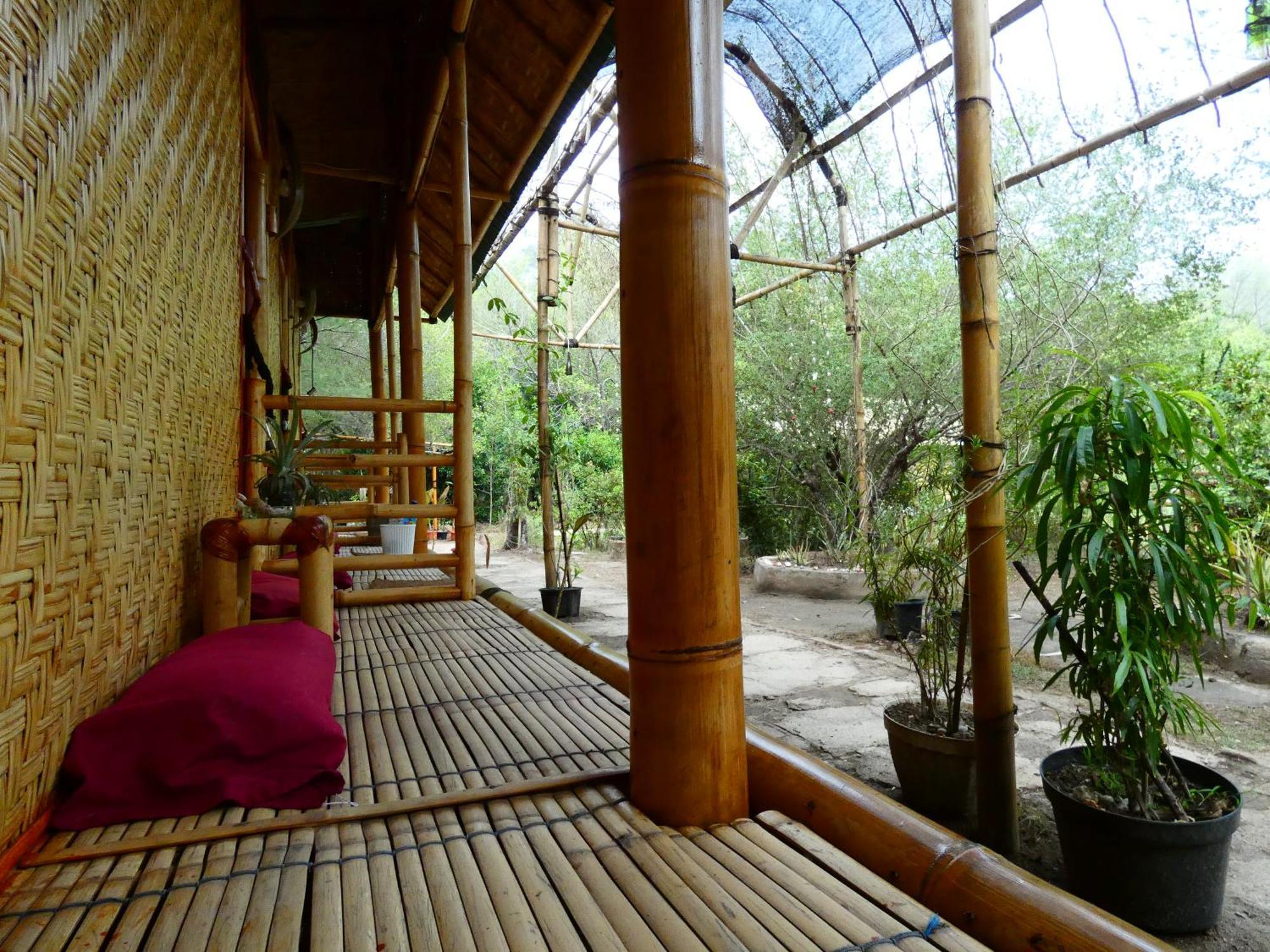 Uncle Hippie'S Dream Hostel Гили Мено Екстериор снимка
